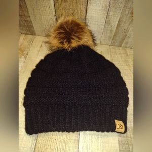 D&Y woman's hat